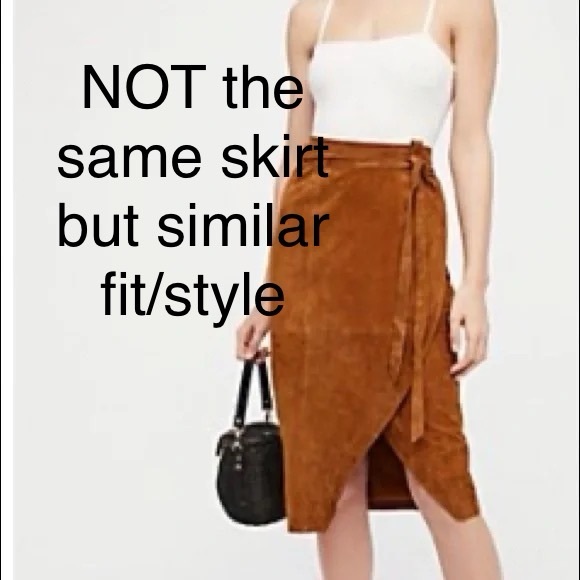 DO+BE Suede Front-Slit Pencil Skirt. Size L (6-8), Very unique piece!! - Picture 7 of 7